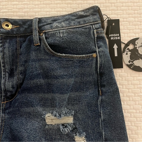 Articles of Society Dark Wash Distressed Shorts Size 26 - Picture 5 of 5